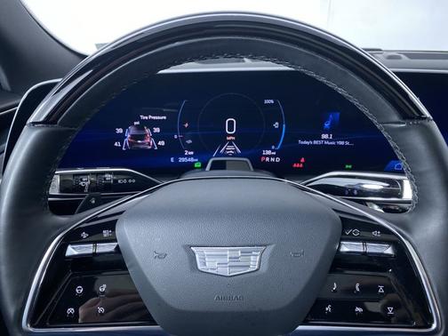 Argent Silver Metallic 2024 Cadillac LYRIQ Luxury