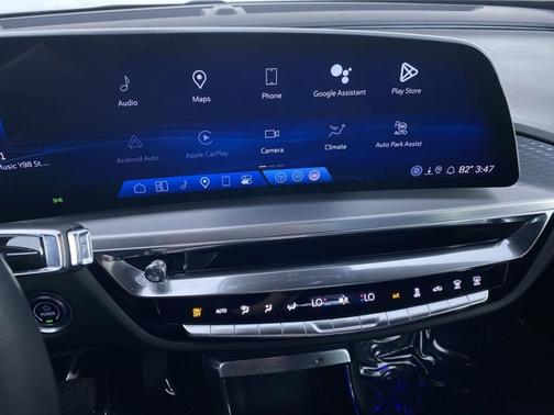 Argent Silver Metallic 2024 Cadillac LYRIQ Luxury