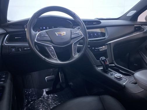 2022 Cadillac XT5 AWD Sport
