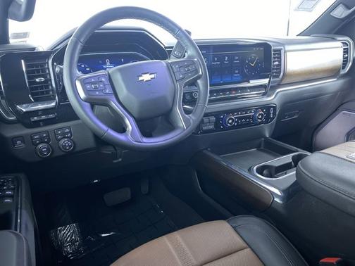 Black 2024 Chevrolet Silverado 2500 High Country
