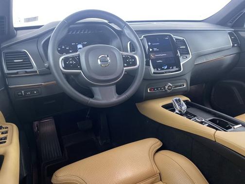 2022 Volvo XC90 Recharge Plug-In Hybrid Inscription