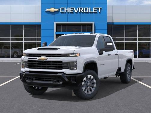 Summit White 2026 Chevrolet Silverado 2500 Custom