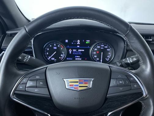 2022 Cadillac XT5 AWD Premium Luxury