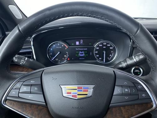 2022 Cadillac XT5 FWD Premium Luxury