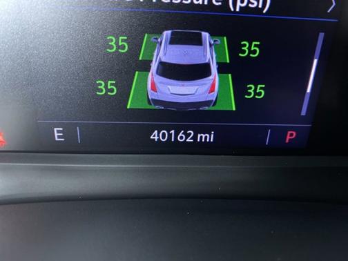 2022 Cadillac XT5 FWD Premium Luxury