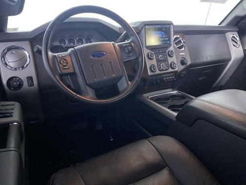 2015 Ford F-250 4WD Crew Cab 172 Lariat