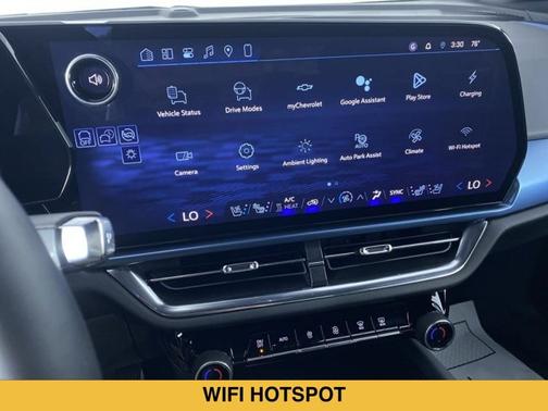 Iridescent Pearl Tricoat 2024 Chevrolet Equinox EV LT