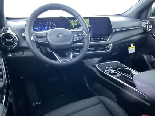 Summit White 2026 Chevrolet Equinox FWD LT