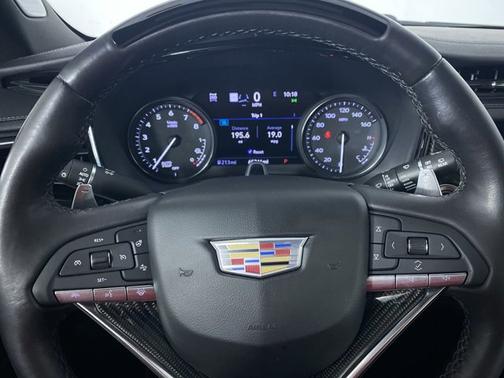 2023 Cadillac XT6 AWD Sport