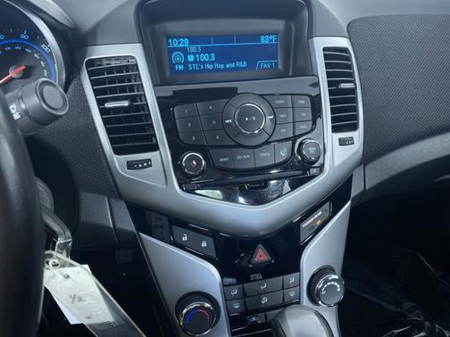 Silver Ice Metallic 2014 Chevrolet Cruze 1LT
