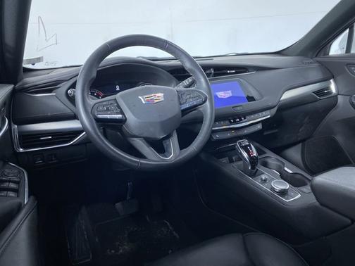 2022 Cadillac XT4 AWD Premium Luxury