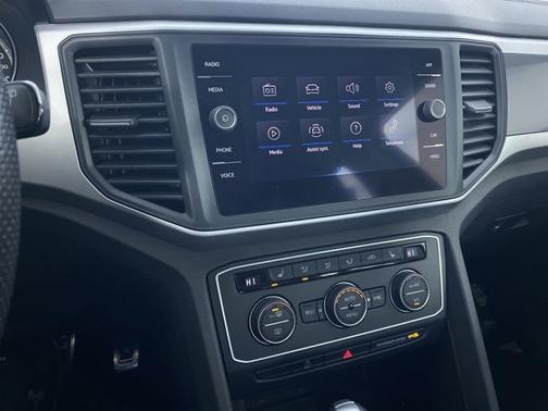 2021 Volkswagen Atlas 3.6L V6 SE w/Technology R-Line