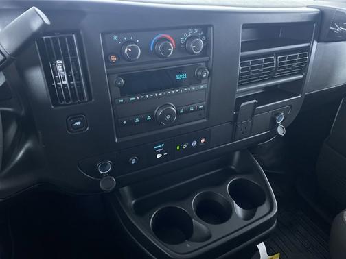 2025 Chevrolet Express 3500 RWD 3500 135