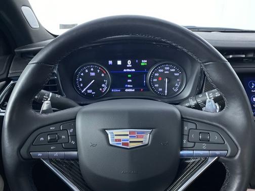 2022 Cadillac XT6 Sport