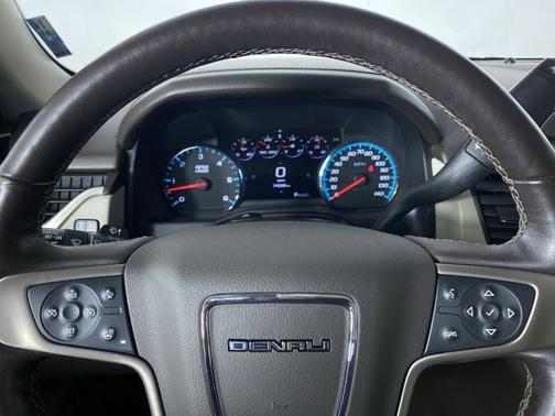 White Frost Tricoat 2018 GMC Yukon Denali