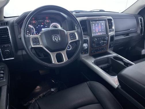 Bright White Clearcoat 2017 RAM 1500 Laramie