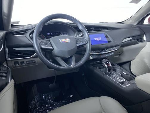 2023 Cadillac XT4 FWD Premium Luxury