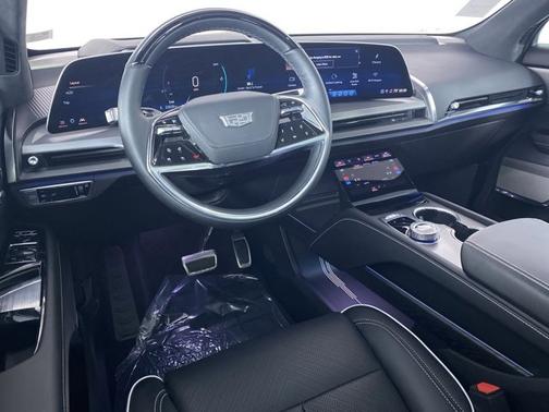 Argent Silver Metallic 2026 Cadillac VISTIQ Platinum