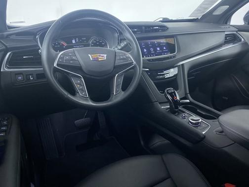 2025 Cadillac XT5 FWD Premium Luxury