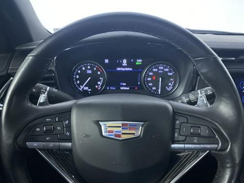 2022 Cadillac XT6 Sport