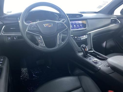 2022 Cadillac XT5 FWD Premium Luxury