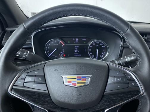 2022 Cadillac XT5 AWD Premium Luxury