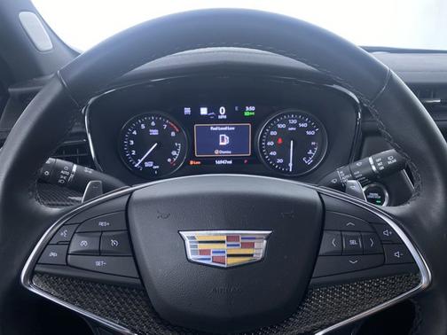 2024 Cadillac XT5 AWD Sport