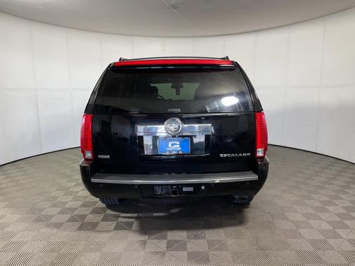 2011 Cadillac Escalade Luxury
