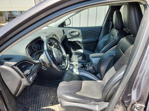 2019 Jeep Cherokee Altitude