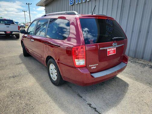 2011 Kia Sedona LX