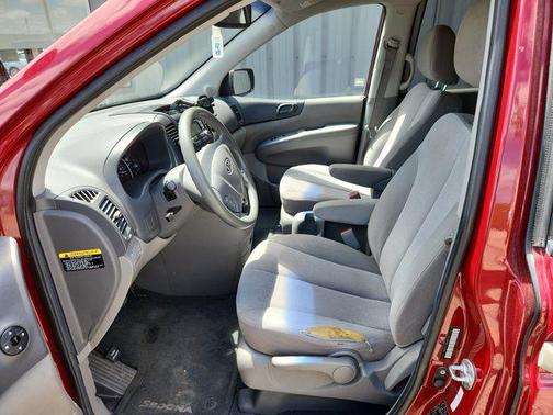 2011 Kia Sedona LX
