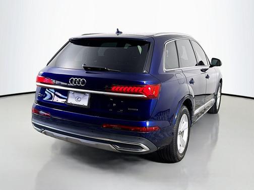 2021 Audi Q7 45 Premium