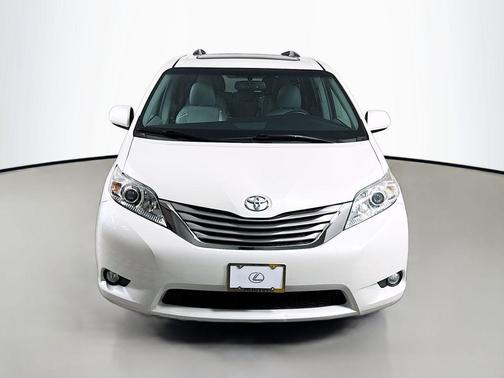 2017 Toyota Sienna XLE Premium