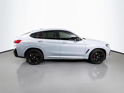 2022 BMW X4 M40i