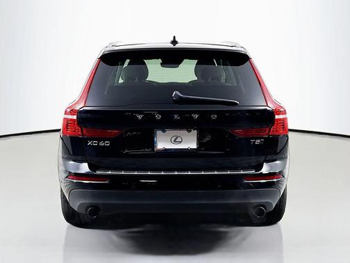 2018 Volvo XC60 T5 Momentum