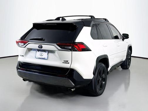 2021 Toyota RAV4 Hybrid SE