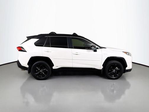 2021 Toyota RAV4 Hybrid SE