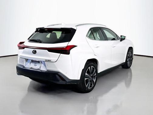 2022 Lexus UX 200 Base