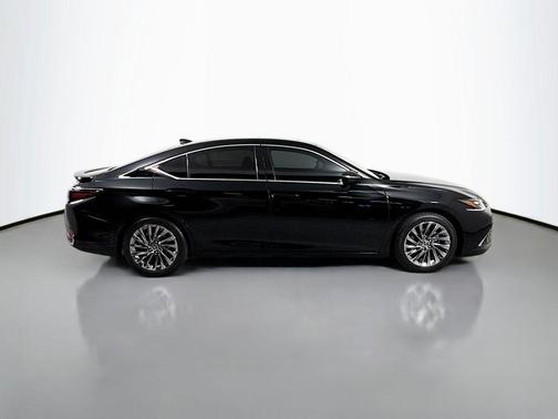 2024 Lexus ES 300h Ultra Luxury