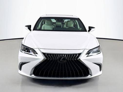 2025 Lexus ES 300h Base