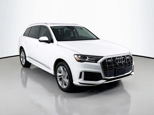 2022 Audi Q7 55 Premium Plus