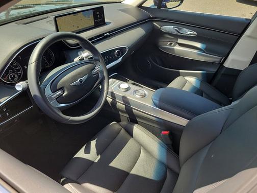 2025 Genesis GV70 2.5T