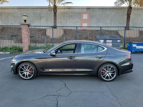 2025 Genesis G70 2.5T