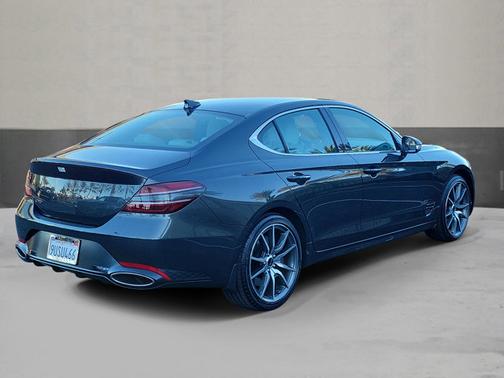 2025 Genesis G70 2.5T