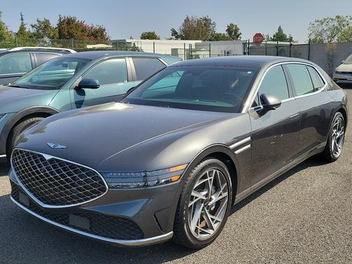 2023 Genesis G90 
