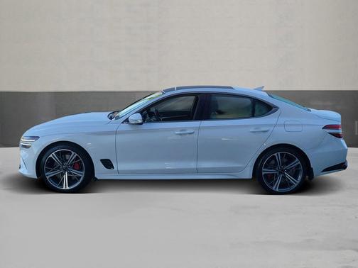 Uyuni White 2025 Genesis G70 3.3T Sport Advanced
