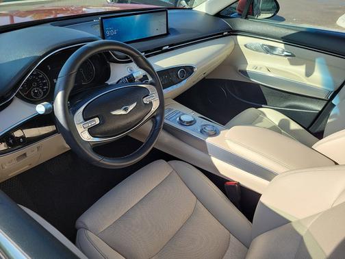 2023 Genesis GV70 2.5T