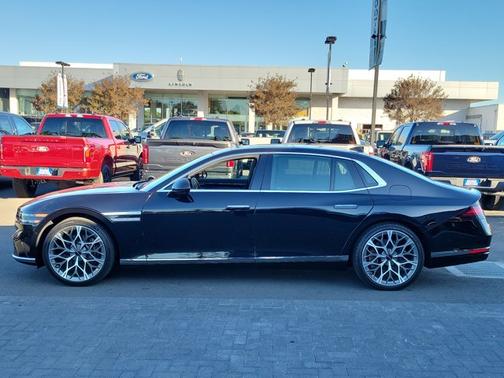 2024 Genesis G90 e-SC