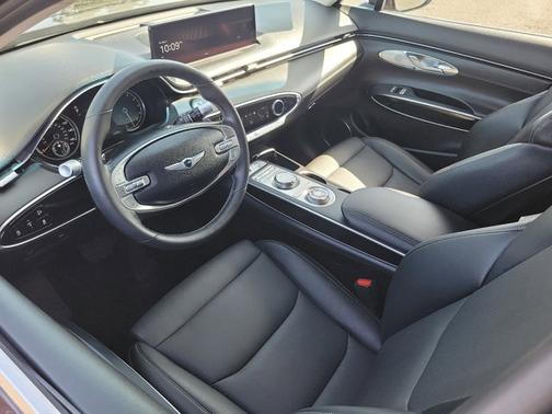 2022 Genesis GV70 2.5T