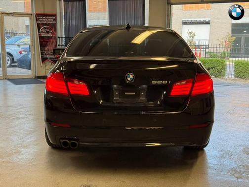 2011 BMW 528 
